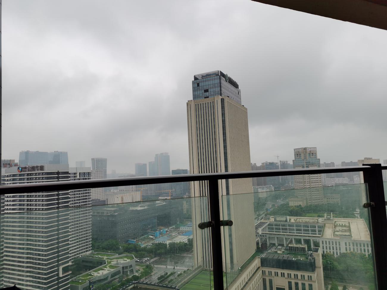 成都暴雨來襲 出行注意安全 成都暴雨來襲 出行注意安全